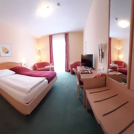 Landhotel-restaurant Willingshofer Hotell 3*